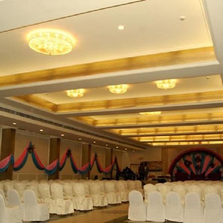 Hotel Royal Panna Shahjahanpur Bagian luar foto