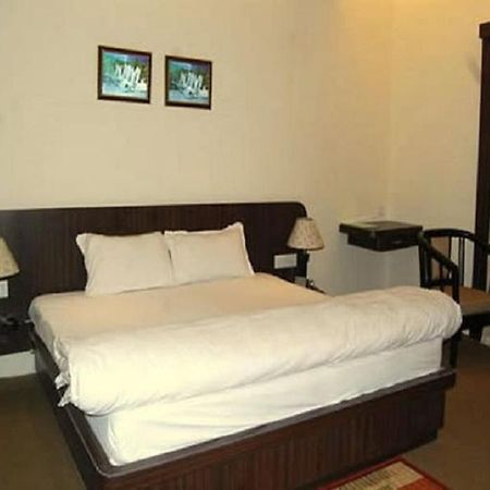 Hotel Royal Panna Shahjahanpur Bagian luar foto