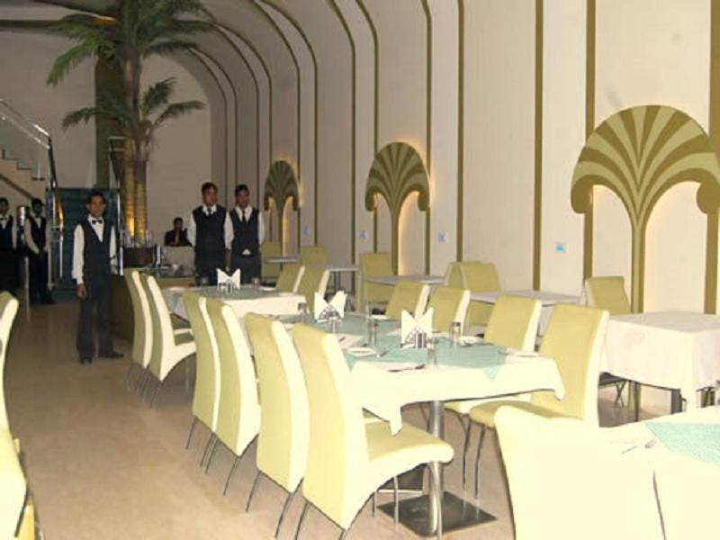 Hotel Royal Panna Shahjahanpur Bagian luar foto