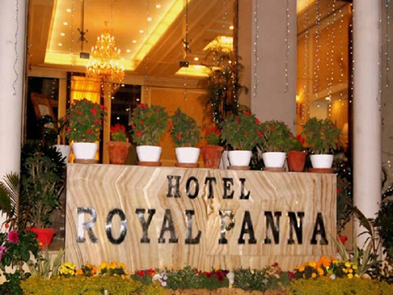 Hotel Royal Panna Shahjahanpur Bagian luar foto