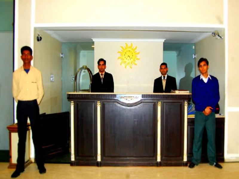 Hotel Royal Panna Shahjahanpur Bagian luar foto